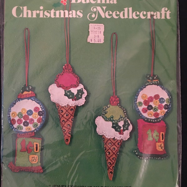 Vintage unopened ornament needlekit.