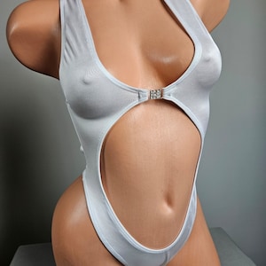 Stripper Exotische Tänzerin X Kreuz Zurück Hochgeschnittener weißer Tanga Strampler Monokini Einteiliges Outfit