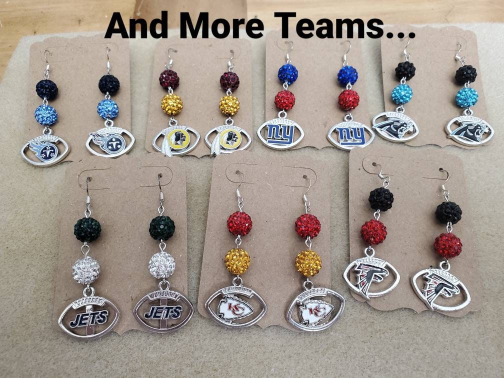 To all my sport fans!!!  Cricut crafts, Diy earrings, Leather