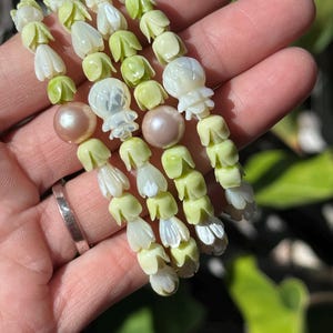 860. Edison Pearl / Pineapple & Pikake Mother of Pearl w/ Pakalana Bracelet Made in Maui