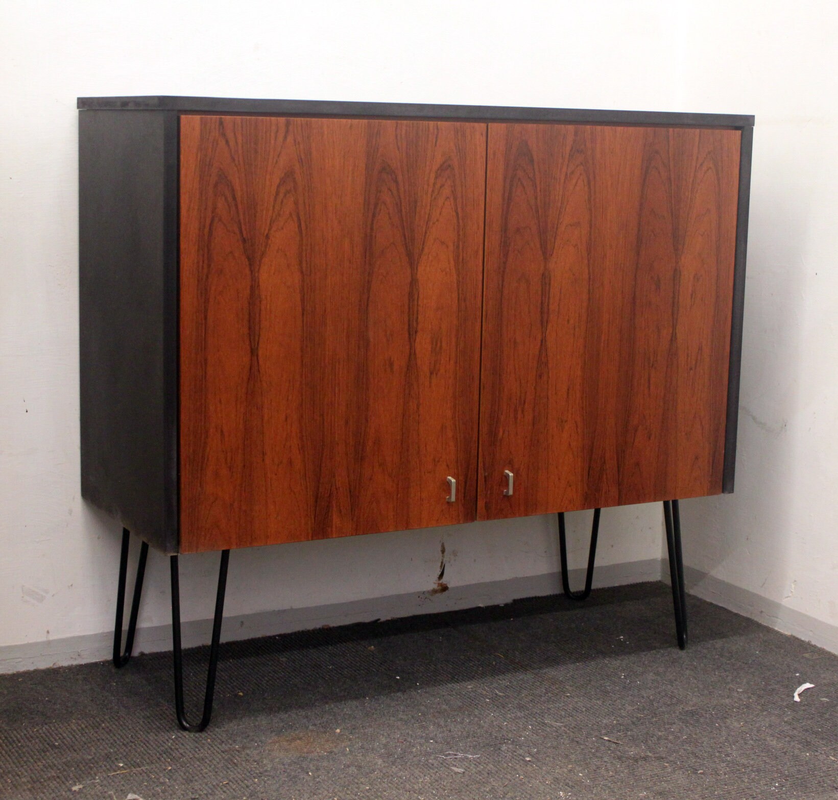 hairpin legs dresser