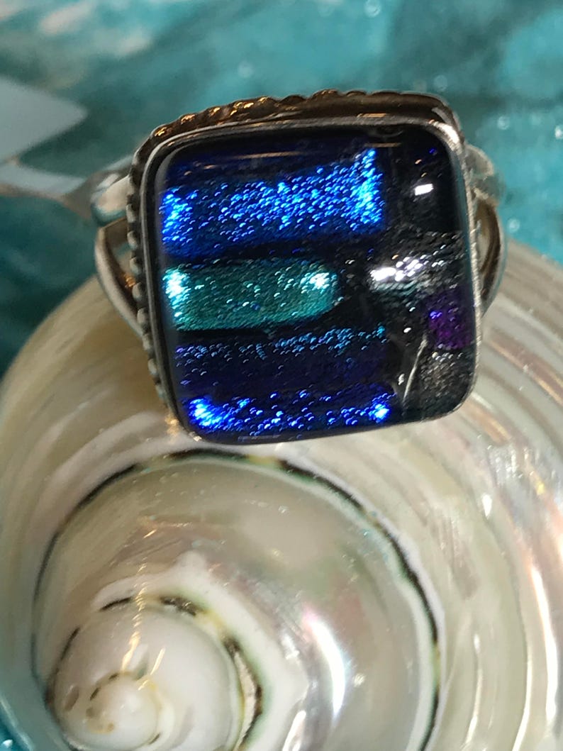 New American Artisan Crafted Sterling Silver .925 Blue Dichroic Glass Ring Size 8.5