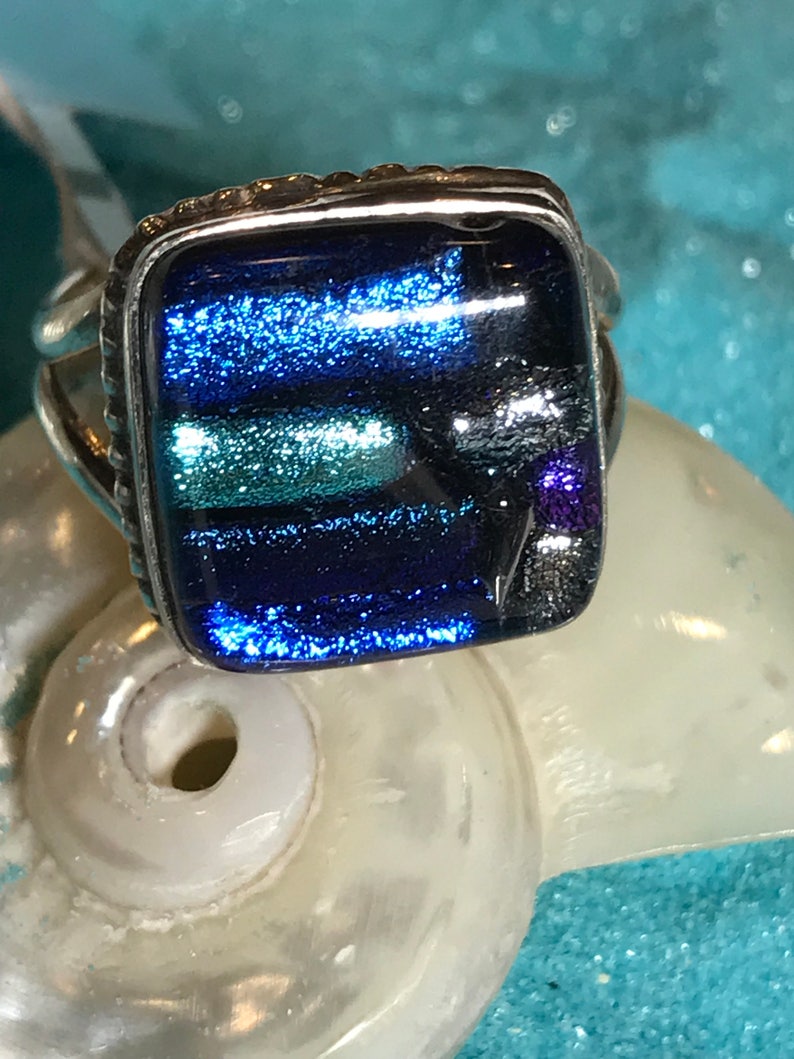 New American Artisan Crafted Sterling Silver .925 Blue Dichroic Glass Ring Size 8.5