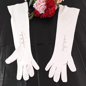 Vintage 50s 60s White Long Above Elbow 3 Button Gloves, Size 7