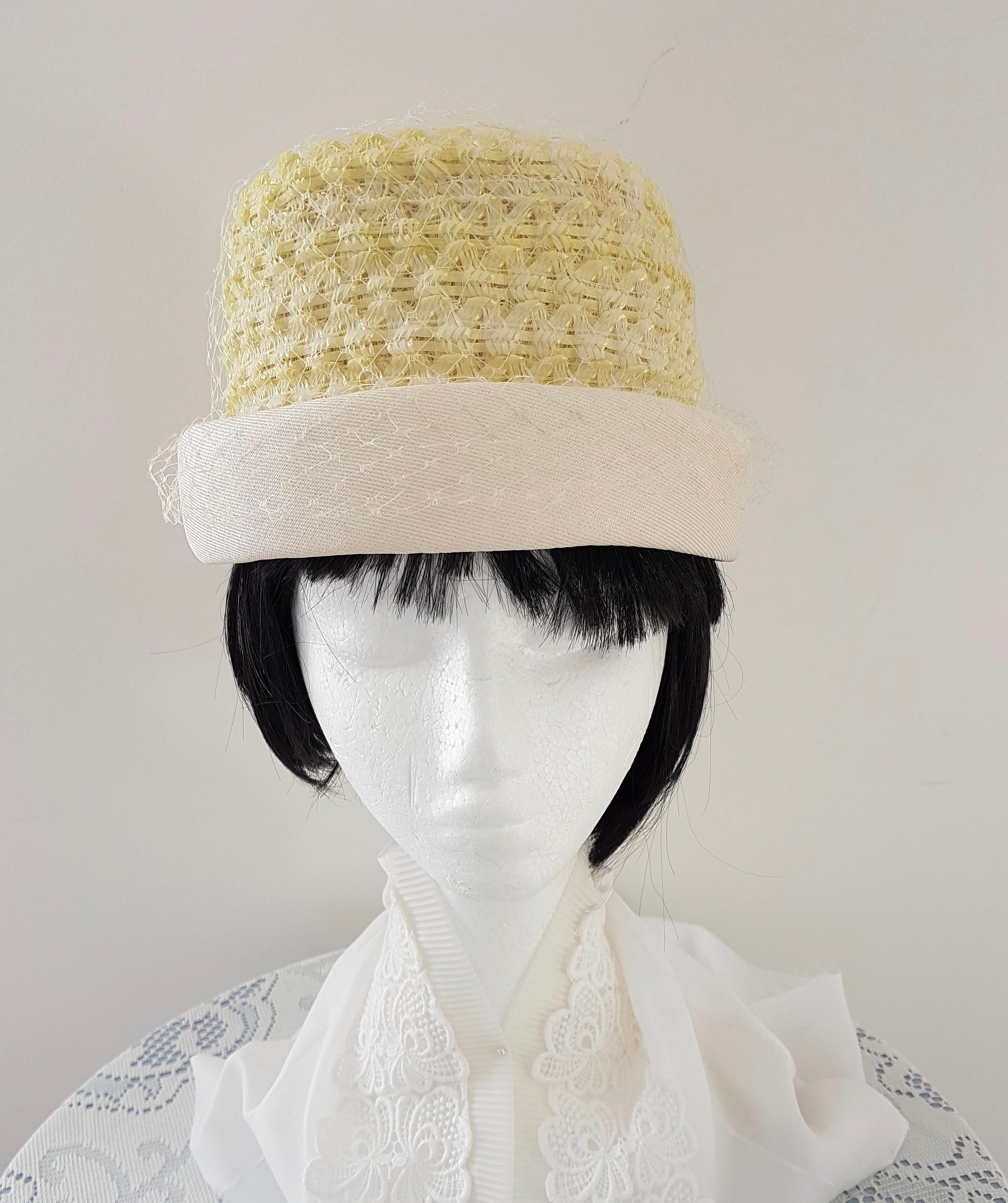 Vintage 50s Cream Yellow Veiled Pill Box Hat Australian Made
