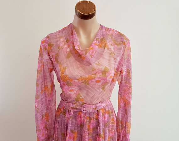 Vintage 60s 70s Pink Floral Sheer Dress with Belt… - image 2
