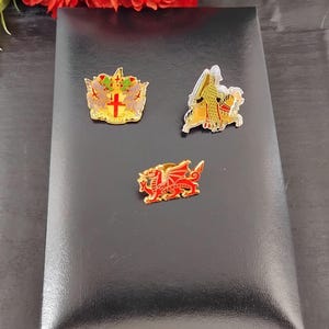 3 Vintage United Kingdom St George and Dragon Souvenir Hat Lapel Badges