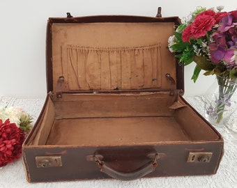 valise en cuir marron vintage du milieu du siècle, accessoire de théâtre, projet de restauration