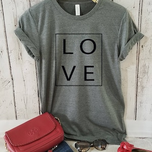 Camiseta de mujer, Love camiseta de mujer, camiseta de corazón, camisas para ella, regalo para las mamás, amor lindo camiseta, camiseta gráfica, ropa de amor, camisa del corazón de amor
