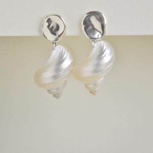 sea shell earrings, seashell earrings, shell jewelry,