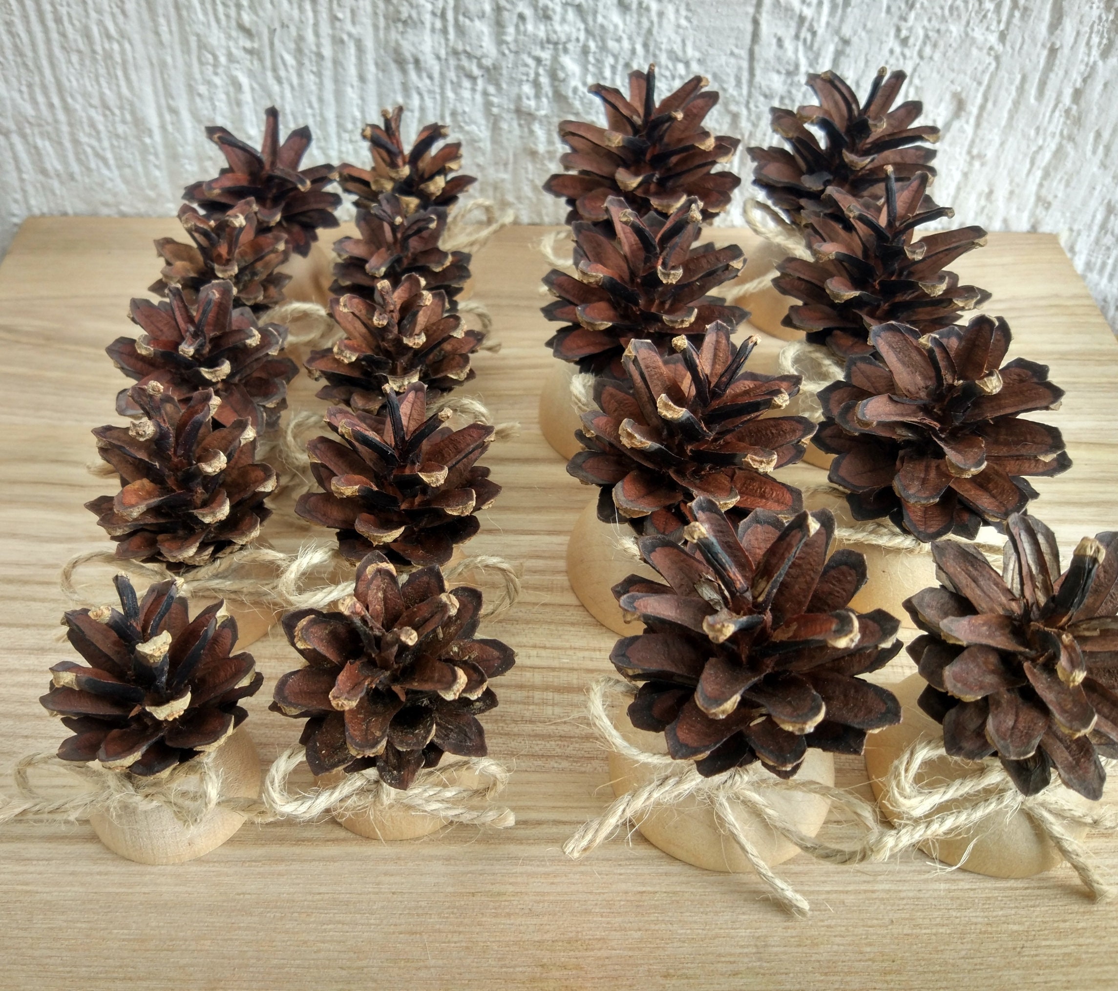 34 Pine Cone Crafts - DIY Christmas Decorations & Ornament Ideas Using Pine  Cones