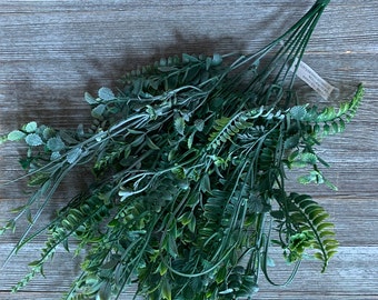 Faux Fern Leaf Grass Mix: Farmhouse Greenery Filler, Fake Floral Mixture, 7 Stem