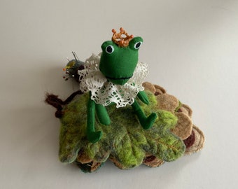 Frog With Crown - Etsy UK