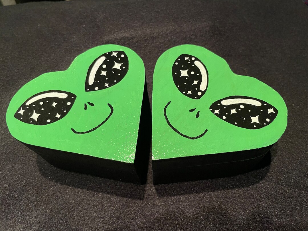 Alien UFO Valentine’s Day Heart Small Trinket Valentine Gift Box for ...