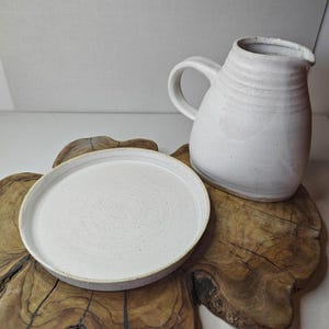 White Ceramic Gravy Boat and Matching Plate, Gravy Pourer, Gravy Server