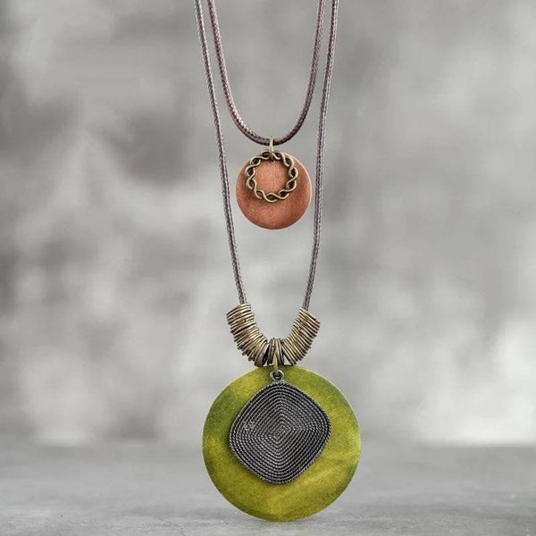 Boho ketting voor vrouwen. Lange ketting met grote hanger. 2 in 1 damesmode-sieraden. Kunstleer touw cadeau voor haar.