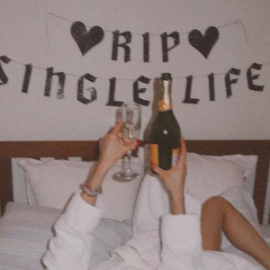 xo, Fetti RIP Single Life Glitter Banner - Black, 5 Ft. | Bachelorette Party Decorations, Fun Bach Backdrop, Bride or Die, Gag Gift