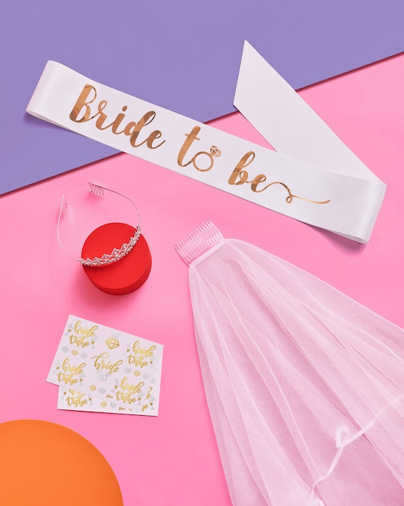 Bride To Be - Bachelorette Party Veil Gift/Pink & Gold Cute Bach