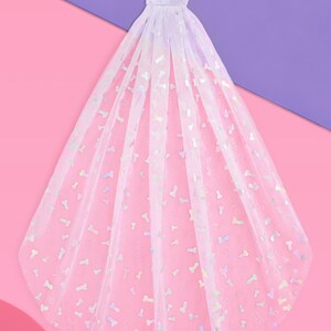 Voile EVJF - Irisé | Voile de douche nuptiale | Cadeau pour future mariée, cadeau d'enterrement de vie de jeune fille ou de jeune garçon + décoration de fiançailles image 5