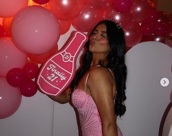 xo, Fetti 21st Birthday Party XL Finally 21 Foam Finger - 16" | 21st Bday Decorations, 21 Forever Favors, Gag Gift, HBD Supplies