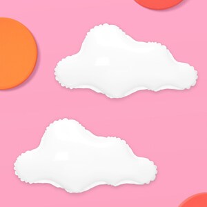 Puede incluir: Dos globos blancos en forma de nube sobre un fondo rosa con dos c&iacute;rculos naranja y rojo.