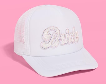 Könnte beinhalten: Weiße Trucker-Kappe mit weißem Netzrücken und einem Strass-Design "Bride".