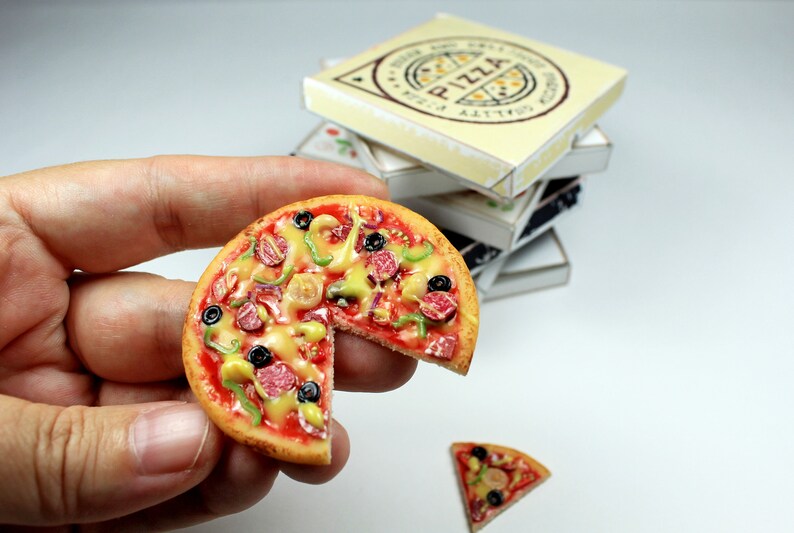 Miniature dollhouse pizzaFood doll accessoryBJD Barbie Poppy Etsy