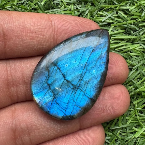 ブルーの派手なラブラドライトカボション、天然ルースストーン