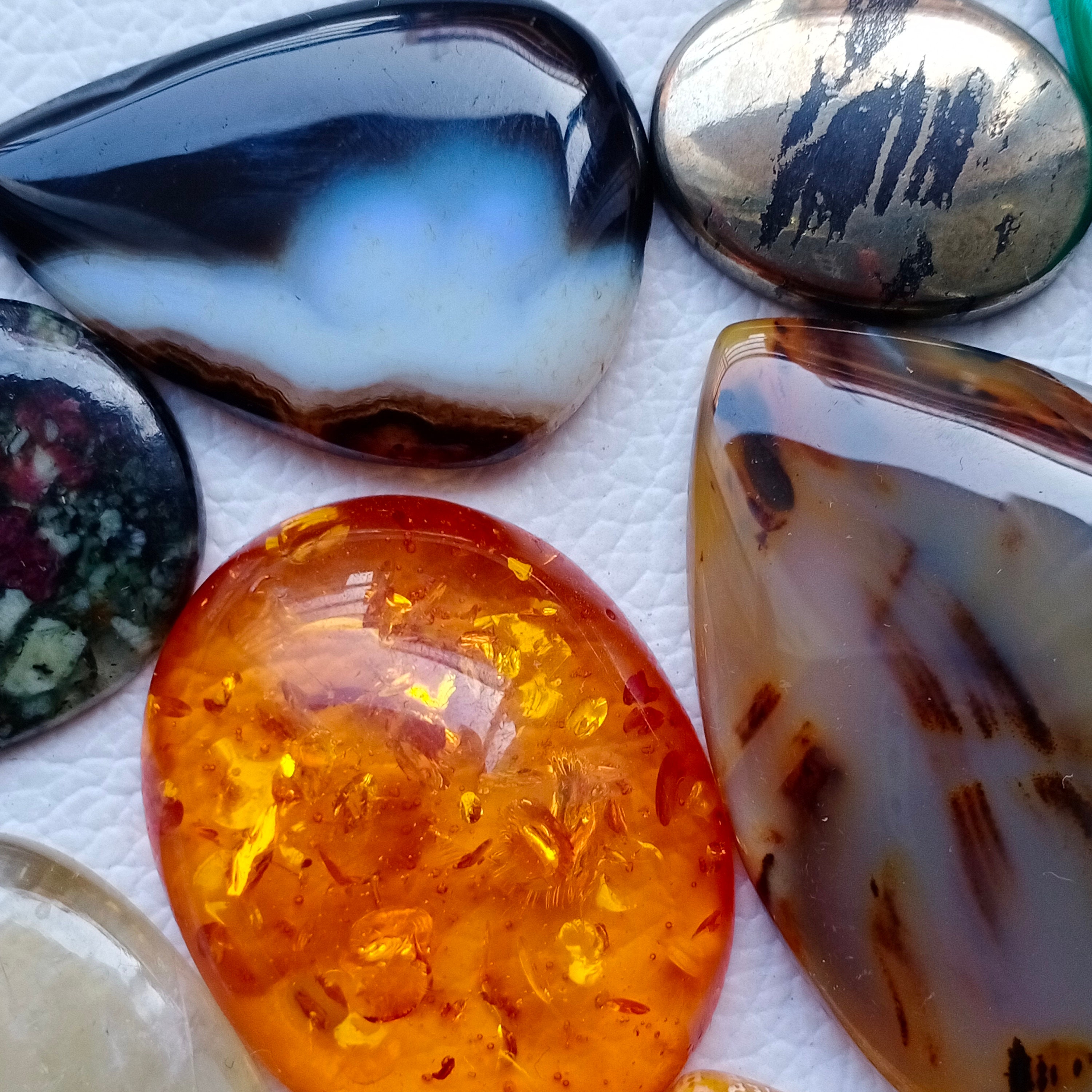 Lot de 5 cabochons en pierre bleue naturelle de forme ovale