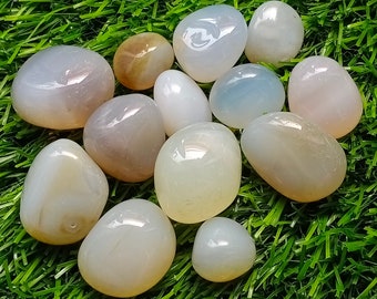 Piedra de calcedonia - piedras pulidas - cristales y piedras curativas - cristal de calcedonia - piedra de calcedonia pulida - calcedonia natural