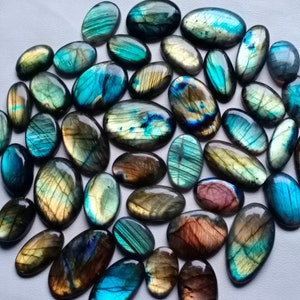 Flashy Oval Labradorite Cabochon: Healing Flatback Stone