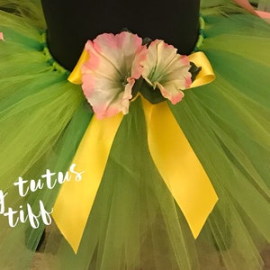 Luau tutu...hawaiin tutu...green tutu...flower tutu