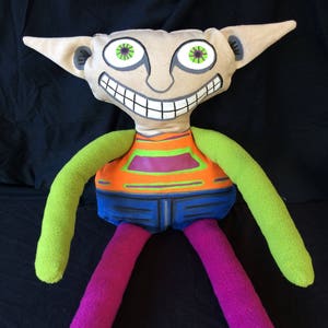 Boneca Grim CopMonster de terror gótico peculiar