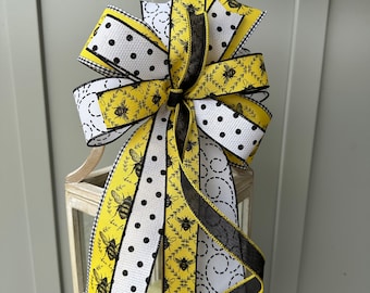 Honey Bee Wreath Bow: Yellow, Black & White Farmhouse Decor