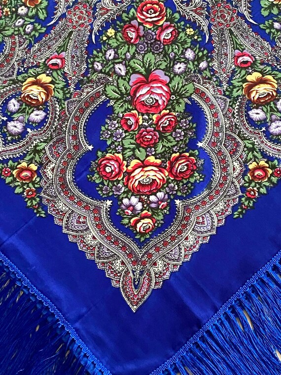 Ukrainian floral shawl 46 in., Babushka scarf nav… - image 6