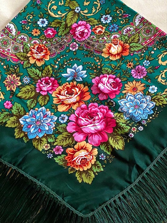 Ukrainian floral shawl 46 in., Babushka scarf gre… - image 3