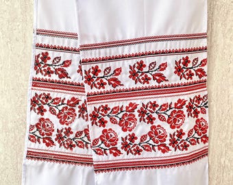 Ukrainian Rushnyk with Red Roses Embroidery – Traditional Towel 67 in