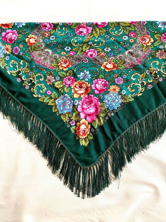 Ukrainian floral shawl 46 in., Babushka scarf gre… - image 5