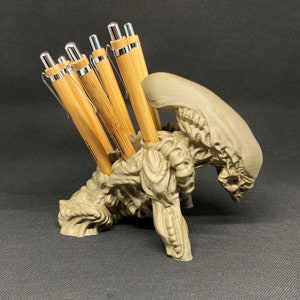 Alien pen holder / Alien vs predator / Alien 1979 movie  / Xenomorph / Alien statue bust / alien pen holder / teacher gift / Prometheus