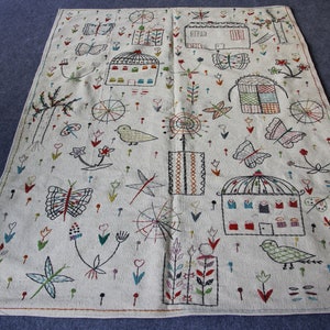 Embroidered Floral Rug: Pictorial Kilim Style, 5.5' x 7.5'