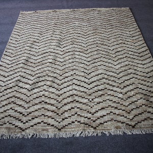 Medium size handmade rug, Moroccan rug, area rug, room rug, bedroom rug, handmade carpet, wool area rug. Size : 150cm x 191 cm / 4.9' x 6.3'