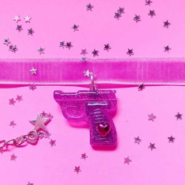 Cute Gun Resin Velvet Choker - Pastel Velvet Choker-Fairy Kei Girl Power-Handmade Yume Kawaii-Pink Heart Decora Kei-Harajuku Style Jfashion