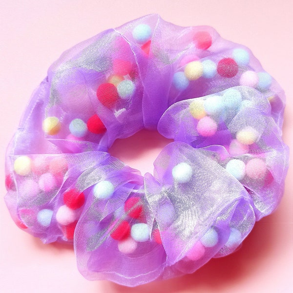 Handgefertigte Scrunchies – Pastellrosa Kawaii Fairy Kei Haarschwanz für Mädchen mit Bommel – Neon Vaporwave Scrunchie Magische Mädchen Yume Kawaii