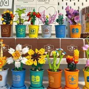 Birth Month Flower Building Block Set: Unique Sculpture Gift