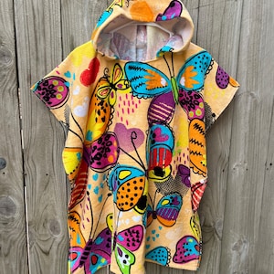 Kids Beach/Surf/Swim Hooded Towel Poncho/ Butterflies/Side Snaps Standard