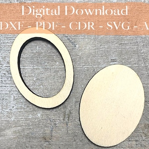 Peut inclure: Deux formes ovales en bois, l'une avec un centre découpé, sur un fond en bois. Le texte "Téléchargement numérique" et "DXF - PDF - CDR - SVG - AI" est en haut de l'image.