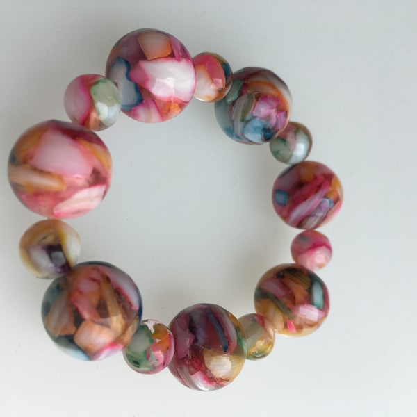 Bracelet small & large shell beads