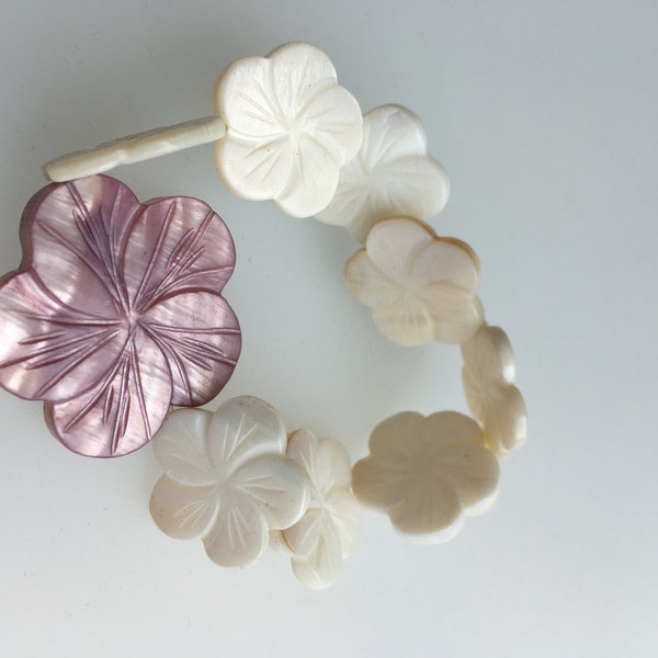 Bracelet Muted Pearl Flowers White + Lavender