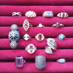 Choice Ring Coventry Park Lane Avon Monet Vintage Costume Jewelry Designer Silver Women Photo Prop Movie Life Gold Evening Wedding Stone