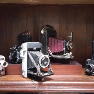 CHOICE Vintage Cameras NOT WORKING Kodak Fold Out Retro Movie Film Midcentury Decor Photography Industrial Techie Book Shelf Travel Polaroid